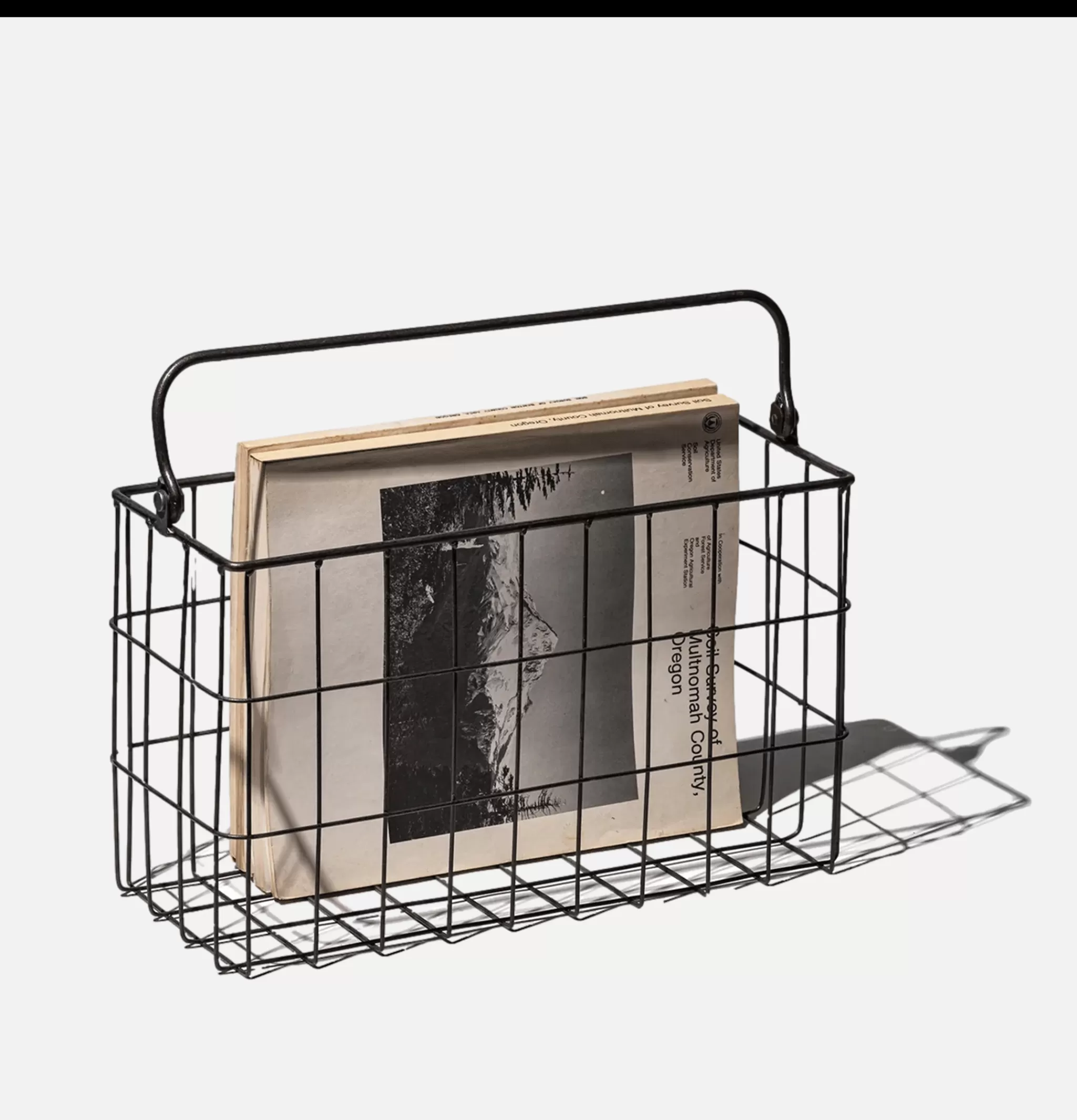 PUEBCO Maison | Magazine Wire Basket